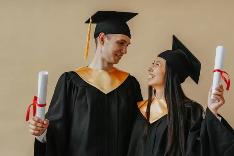 Perbandingan Beasiswa Erasmus Mundus dan LPDP: Mana Lebih Baik?