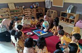 Pendidikan Geografi Indonesia: Mengajarkan Murid Arti Penting Mengenal Negeri Sendiri dari Sabang sampai Merauke